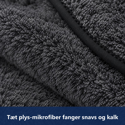 Tæt plys-mikrofiber med sort kant set tæt på